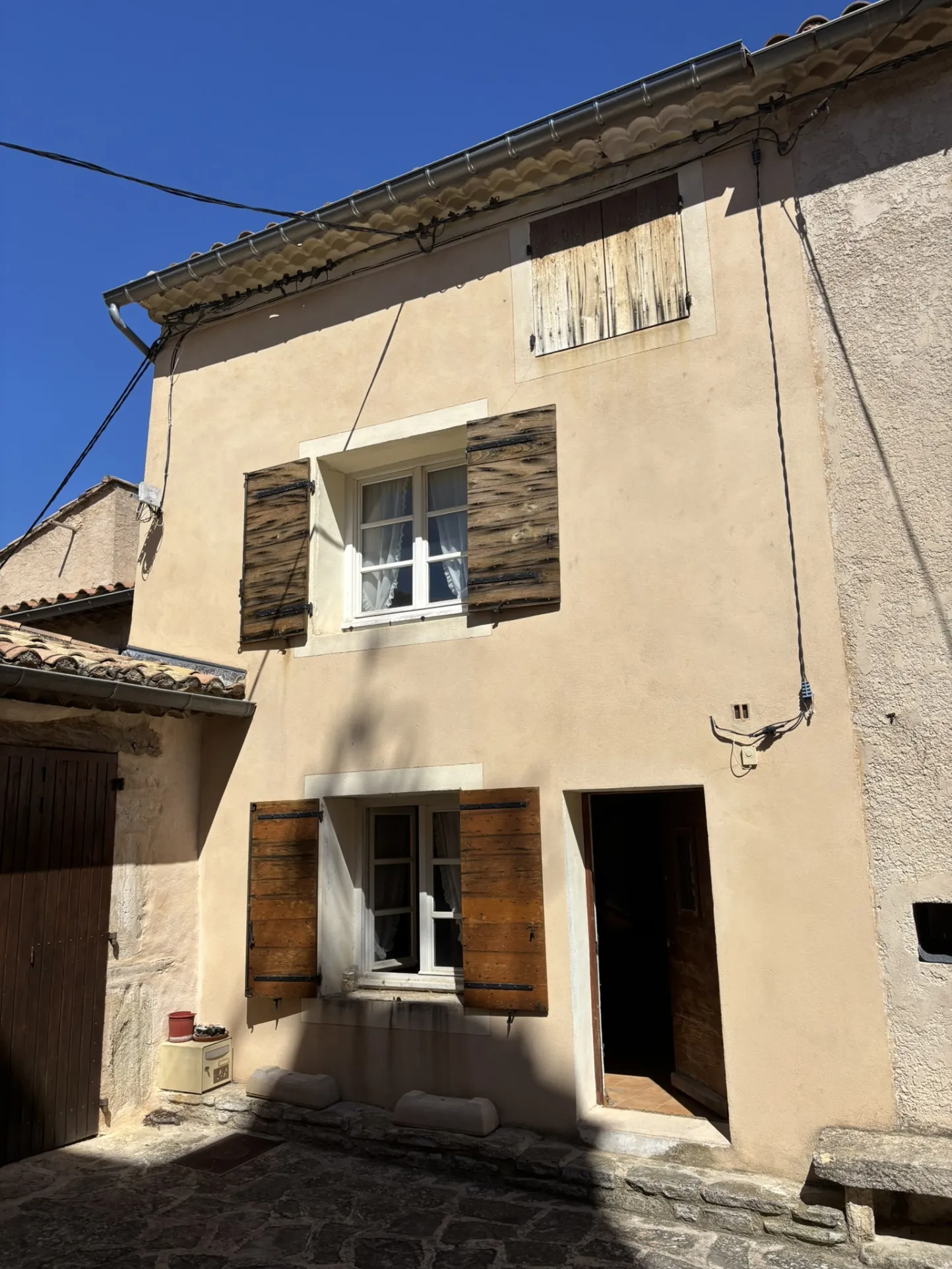 Maison de village à rénover avec terrasse dans le Barroux - Belle vue dégagée 