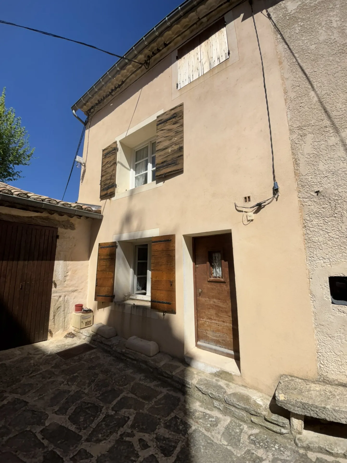 Maison de village à rénover avec terrasse dans le Barroux - Belle vue dégagée 