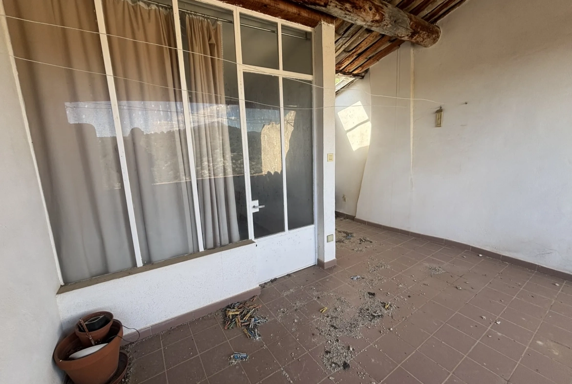 Maison de village à rénover avec terrasse dans le Barroux - Belle vue dégagée 