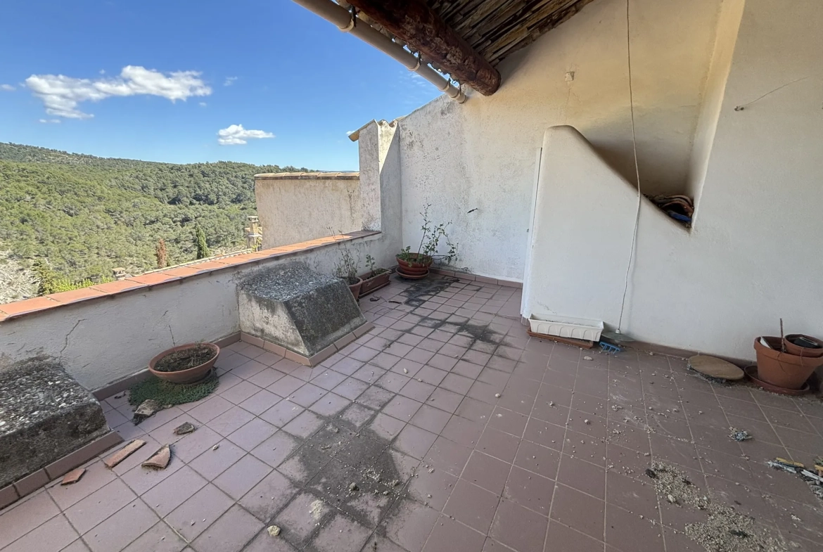 Maison de village à rénover avec terrasse dans le Barroux - Belle vue dégagée 