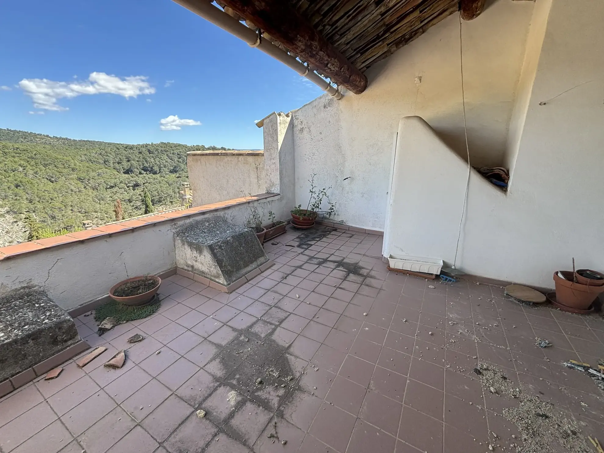 Maison de village à rénover avec terrasse dans le Barroux - Belle vue dégagée 