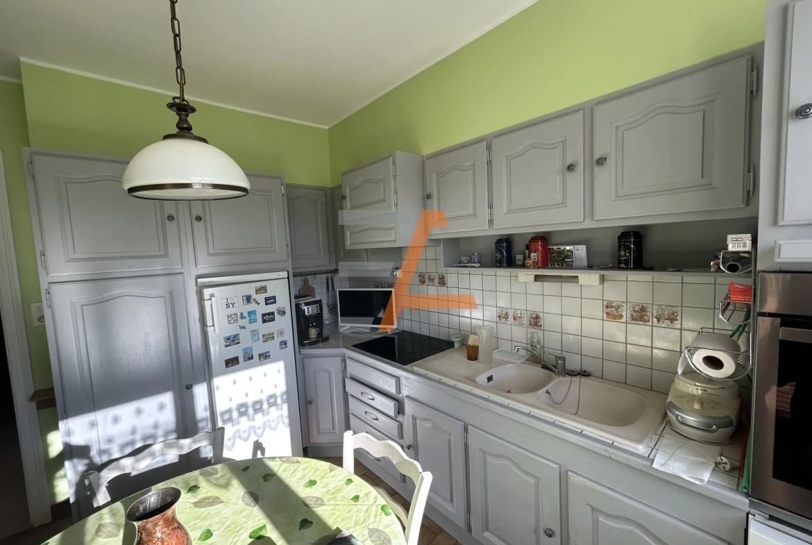 Villa 1975 avec vue dégagée à Saint-Julien-Chapteuil – 175 m², 4 chambres 