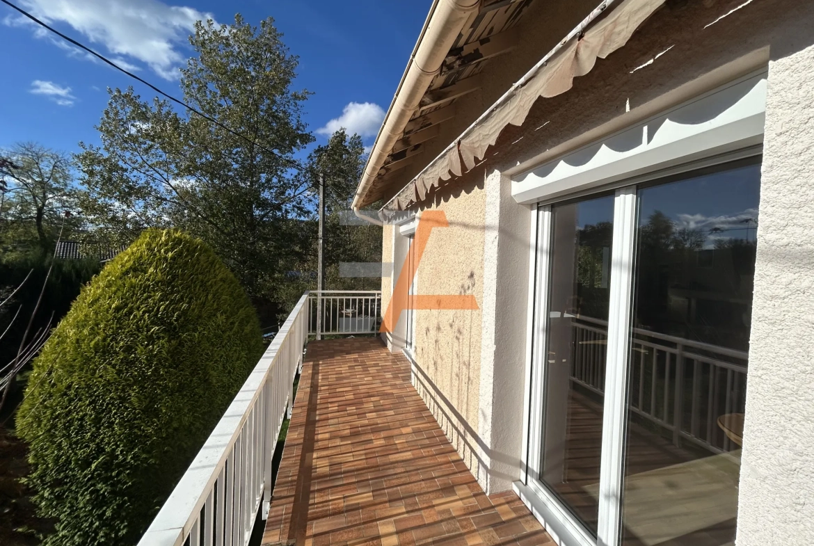 Villa 1975 avec vue dégagée à Saint-Julien-Chapteuil – 175 m², 4 chambres 