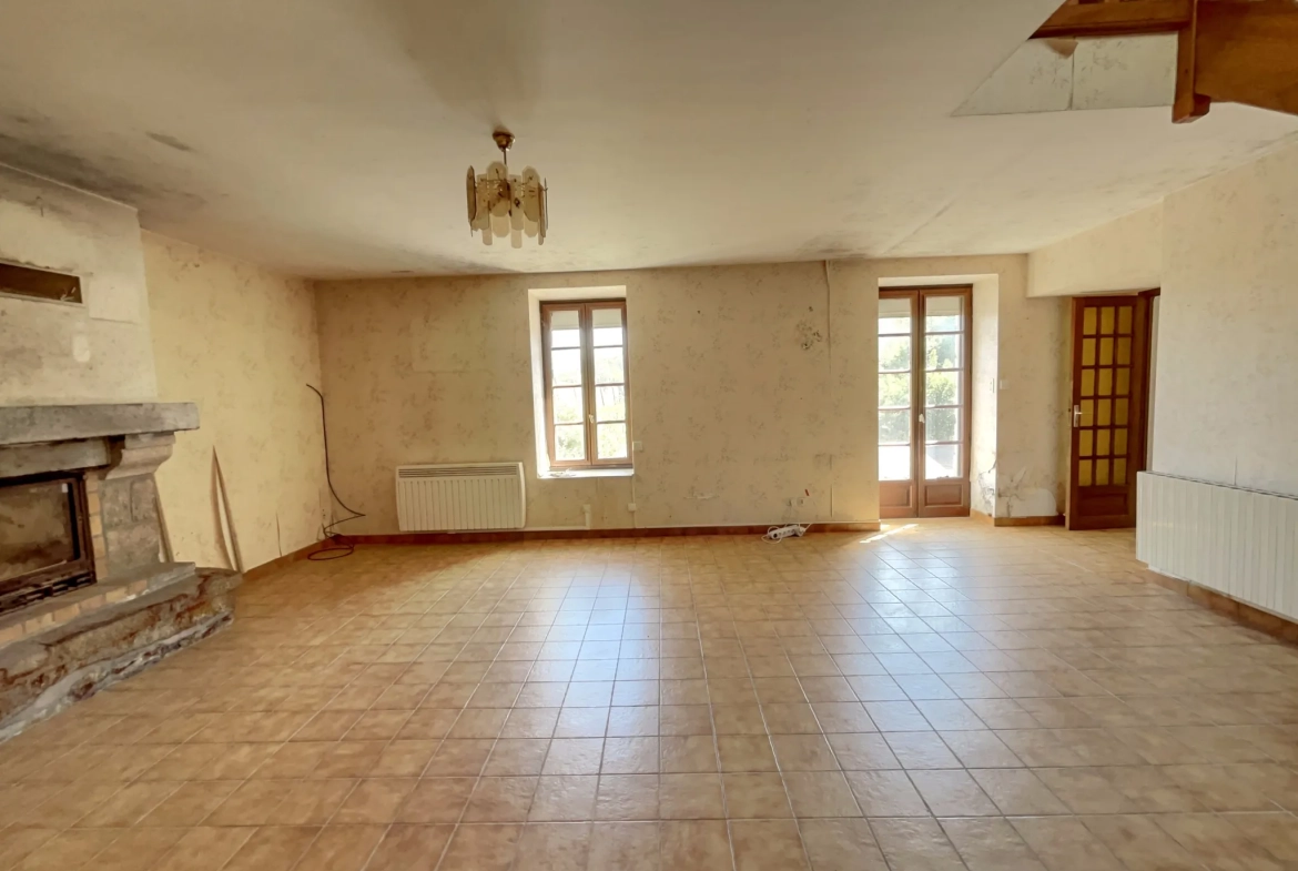 Charmante maison en pierre avec dépendances et grand terrain à Quistinic 