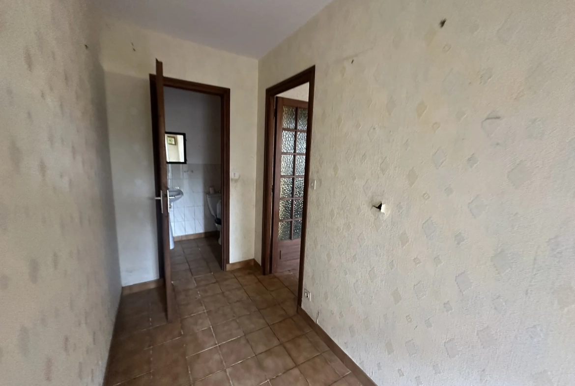 Charmante maison en pierre avec dépendances et grand terrain à Quistinic 