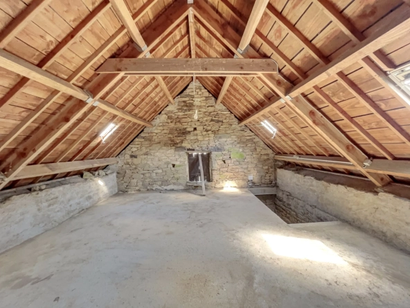Charmante maison en pierre avec dépendances et grand terrain à Quistinic 