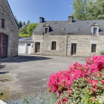 Charmante maison en pierre avec dépendances et grand terrain à Quistinic