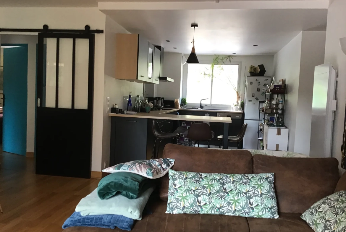 Appartement 4 pièces lumineux de 79 m² avec parking et terrasse à Grasse 