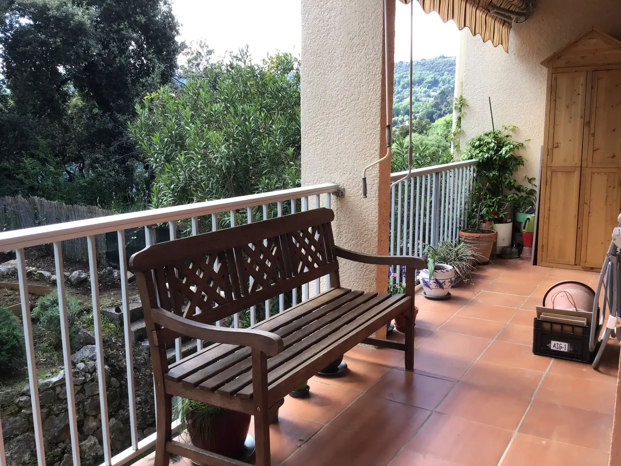 Appartement 4 pièces lumineux de 79 m² avec parking et terrasse à Grasse 