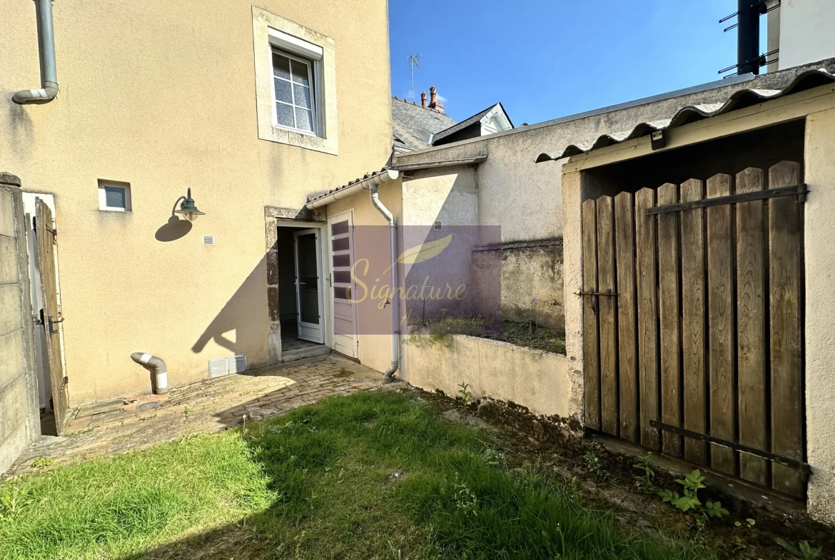 Maison à vendre à Saint Pavin Le Mans avec potentiel d'aménagement et jardin 