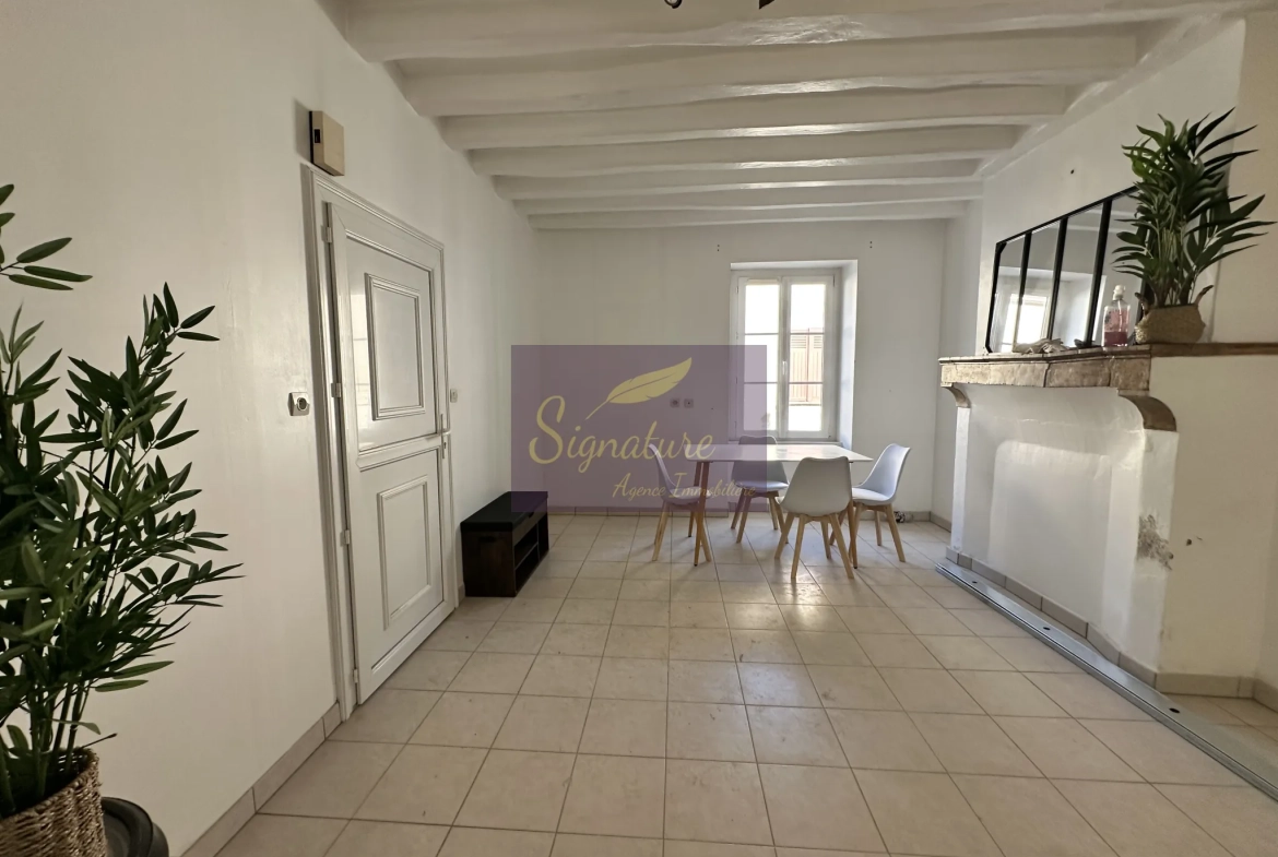 Maison à vendre à Saint Pavin Le Mans avec potentiel d'aménagement et jardin 
