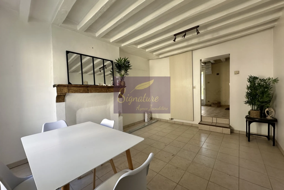 Maison à vendre à Saint Pavin Le Mans avec potentiel d'aménagement et jardin 
