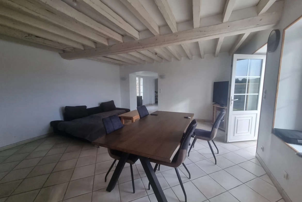 Maison de 148 m² avec dépendance et grand terrain à 15 km d'Alençon 