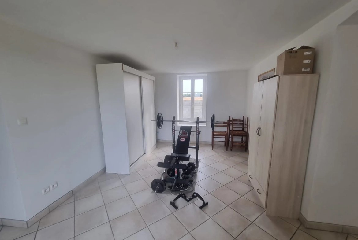 Maison de 148 m² avec dépendance et grand terrain à 15 km d'Alençon 