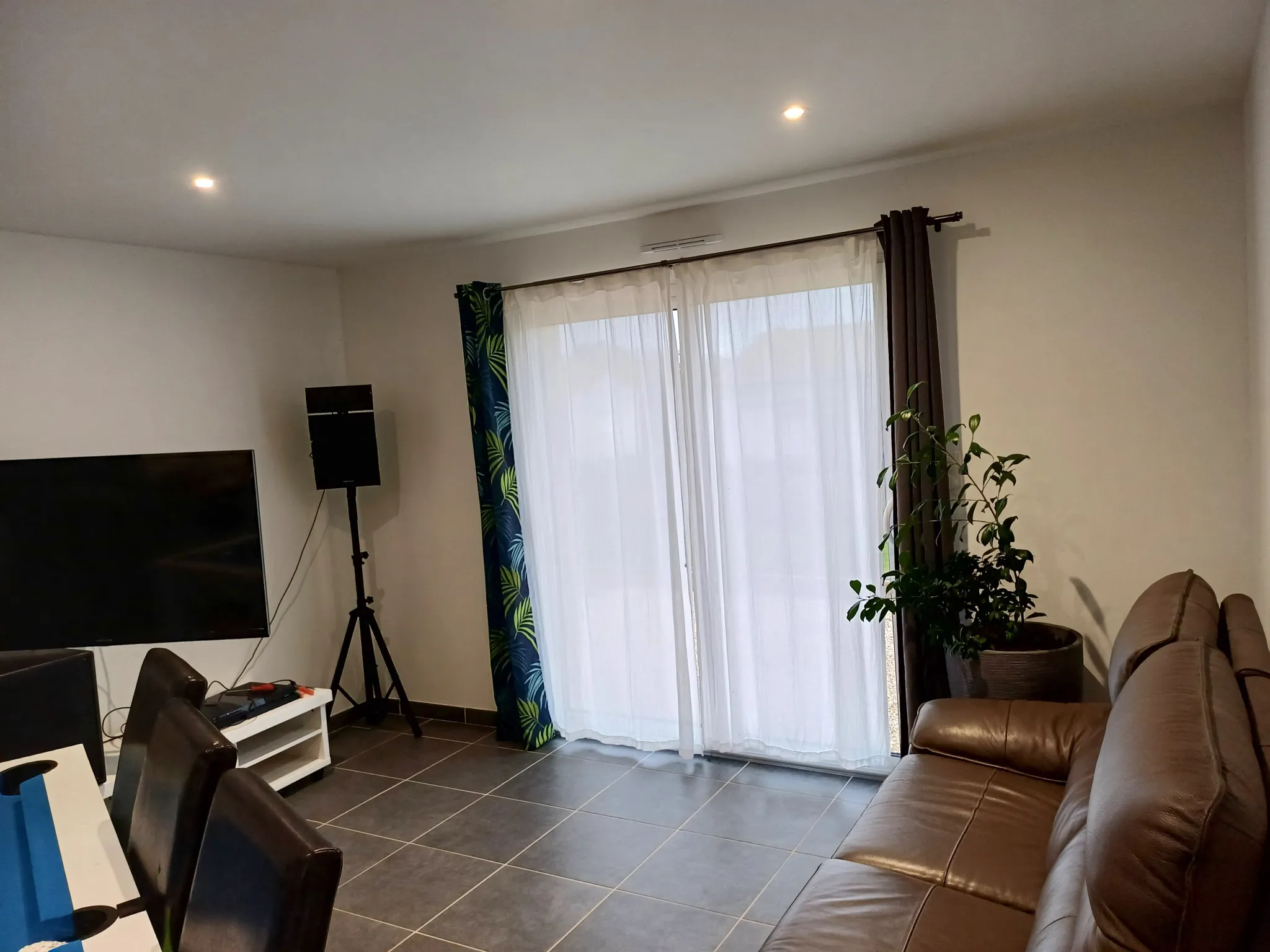 Pavillon contemporain de 2022 avec terrain de 600 m² à Villiers (86) 