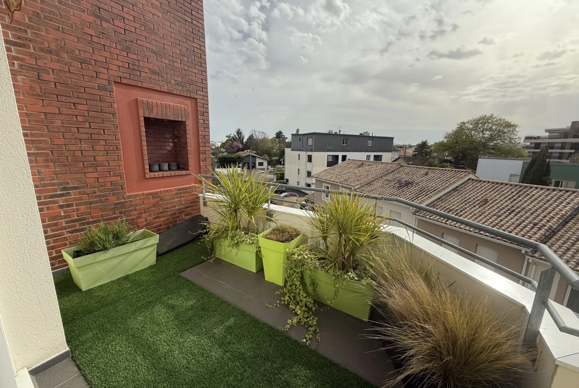 Appartement T3 avec terrasse et parking au Bouscat, dernier étage 
