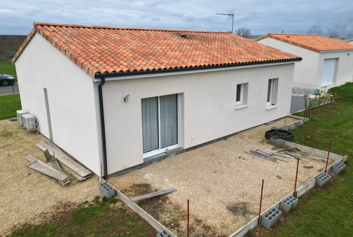 Pavillon contemporain de 2022 avec terrain de 600 m² à Villiers (86) 