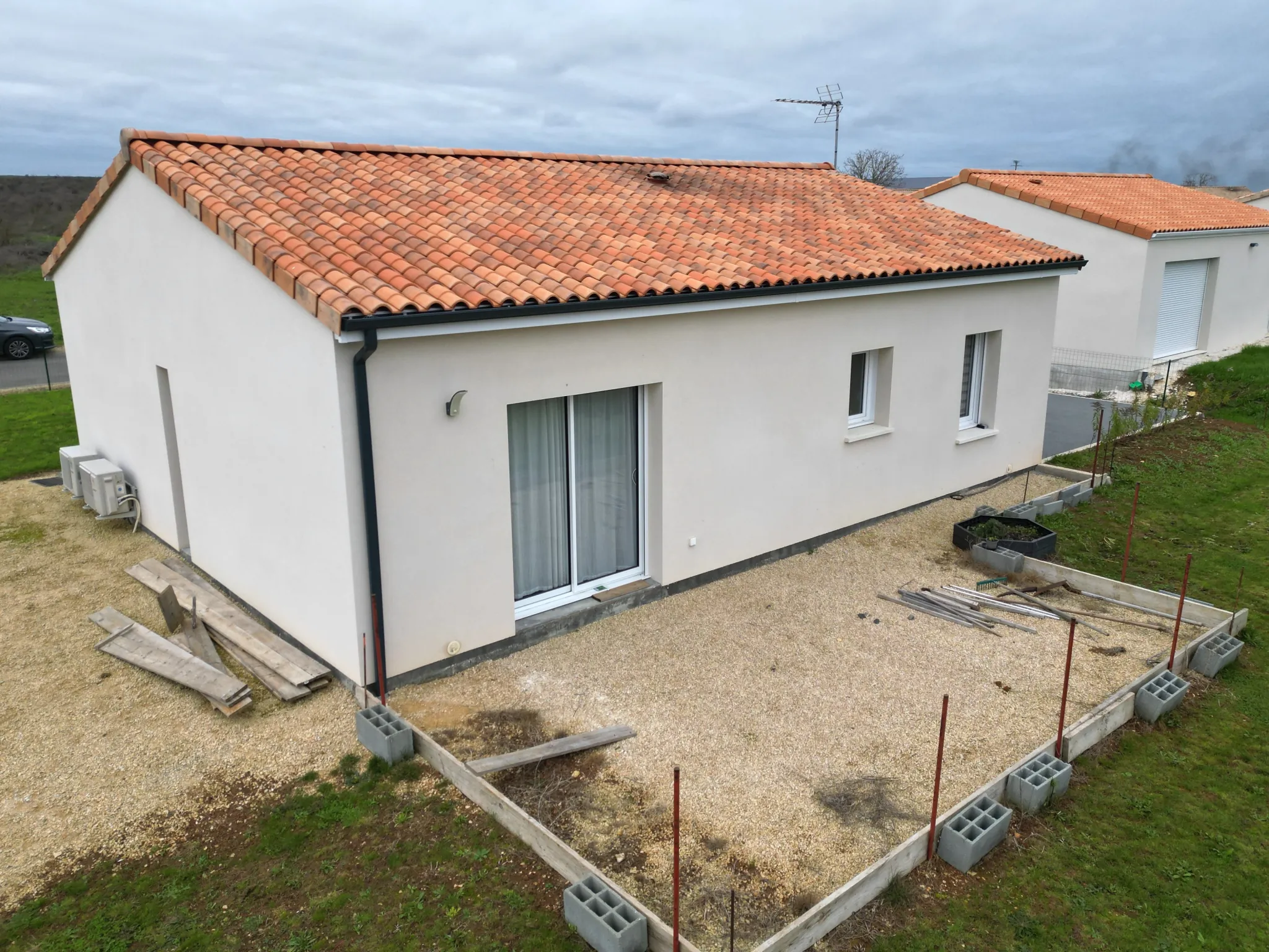 Pavillon contemporain de 2022 avec terrain de 600 m² à Villiers (86) 