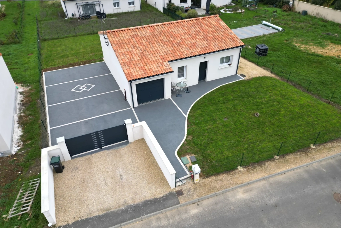 Pavillon contemporain de 2022 avec terrain de 600 m² à Villiers (86) 