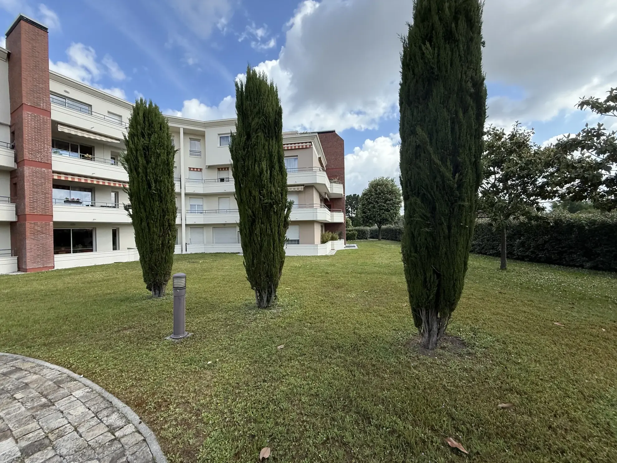 Appartement T3 avec terrasse et parking au Bouscat, dernier étage 