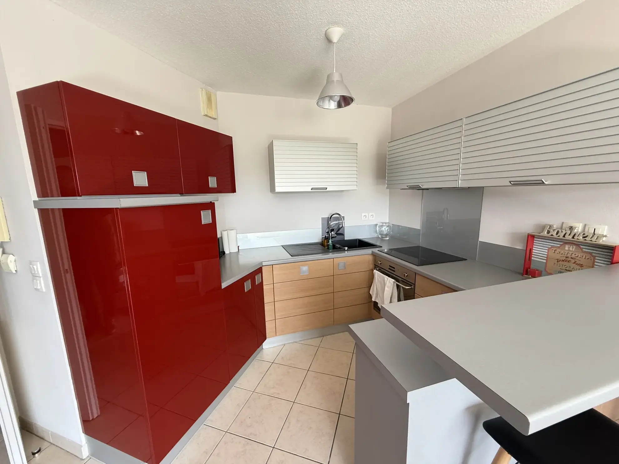 Appartement T3 avec terrasse et parking au Bouscat, dernier étage 