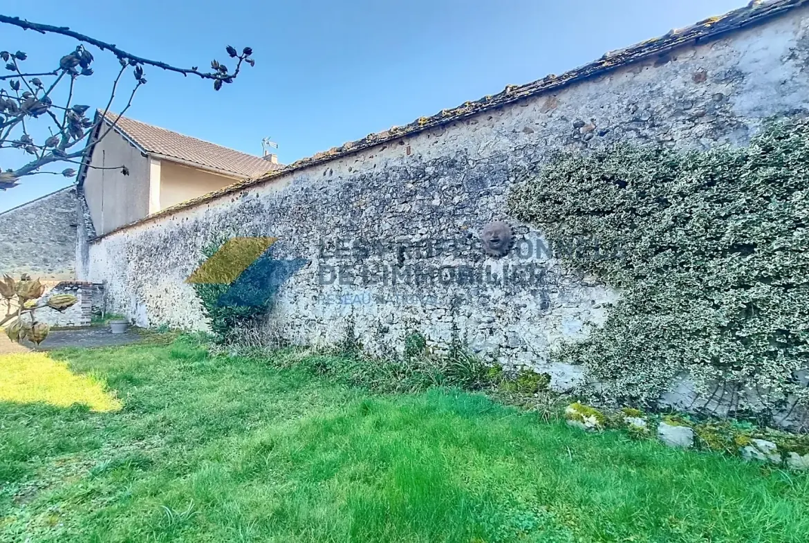 Maison de village avec jardin, terrasse et dépendance à Le Bignon-Mirabeau 