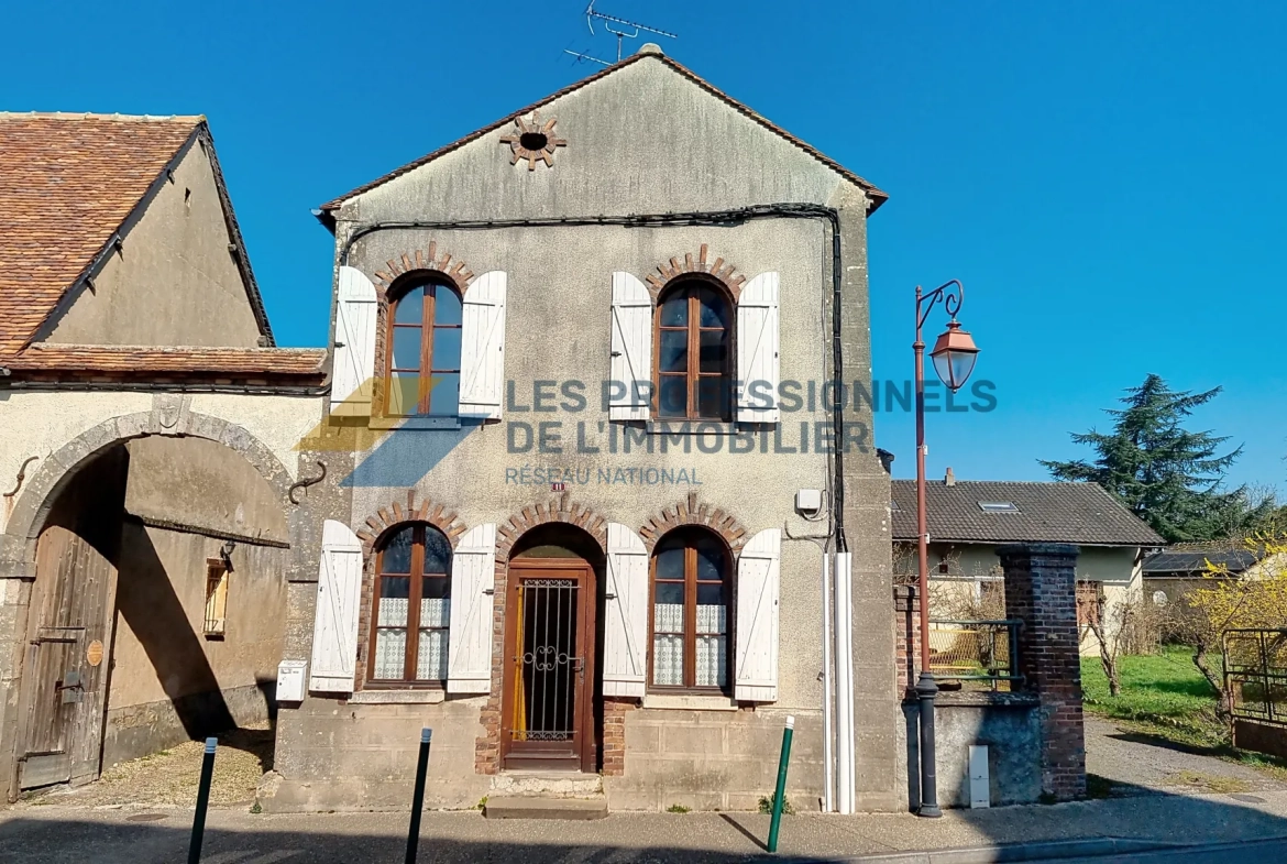 Maison de village avec jardin, terrasse et dépendance à Le Bignon-Mirabeau 
