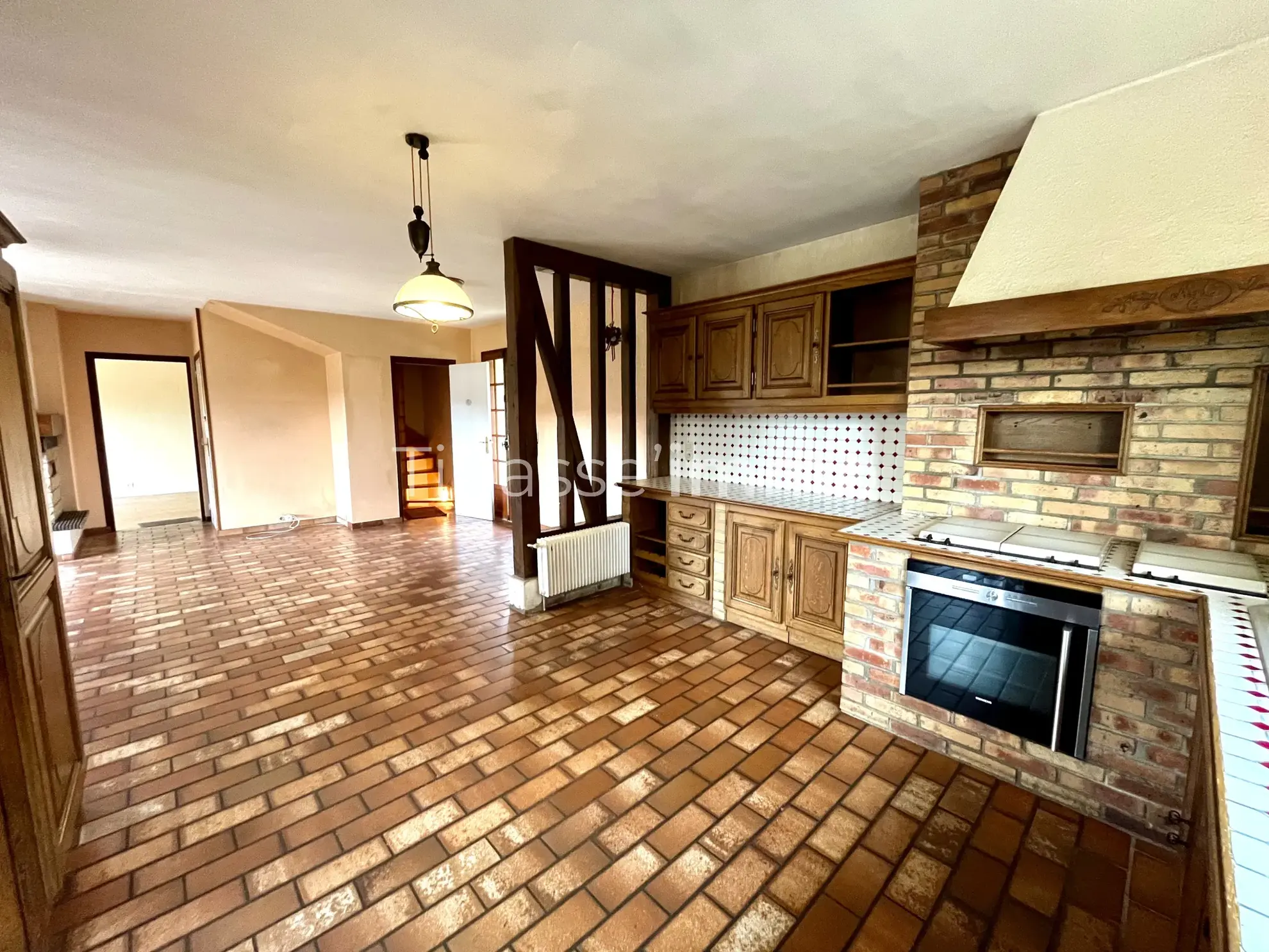 Superbe maison traditionnelle avec parcelle arborée à Bourgtheroulde 
