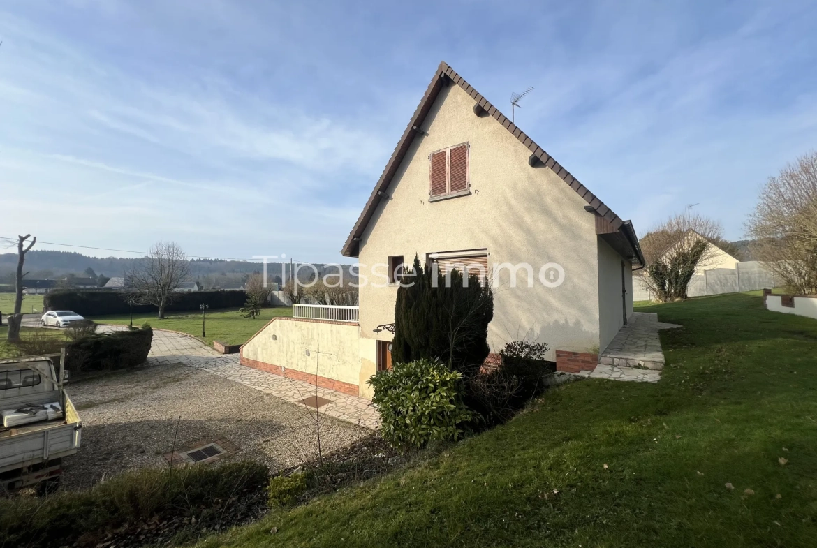 Superbe maison traditionnelle avec parcelle arborée à Bourgtheroulde 