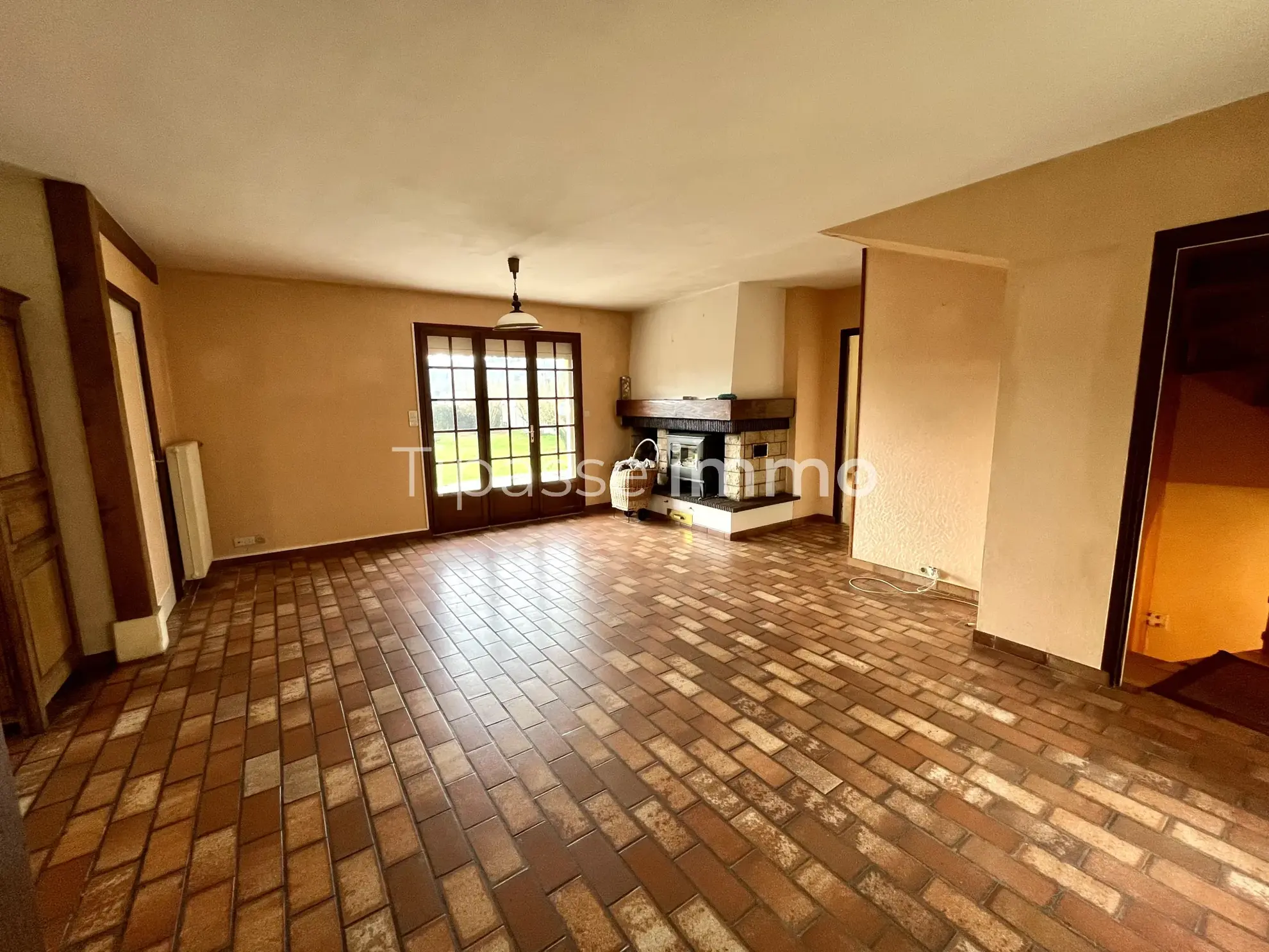 Superbe maison traditionnelle avec parcelle arborée à Bourgtheroulde 