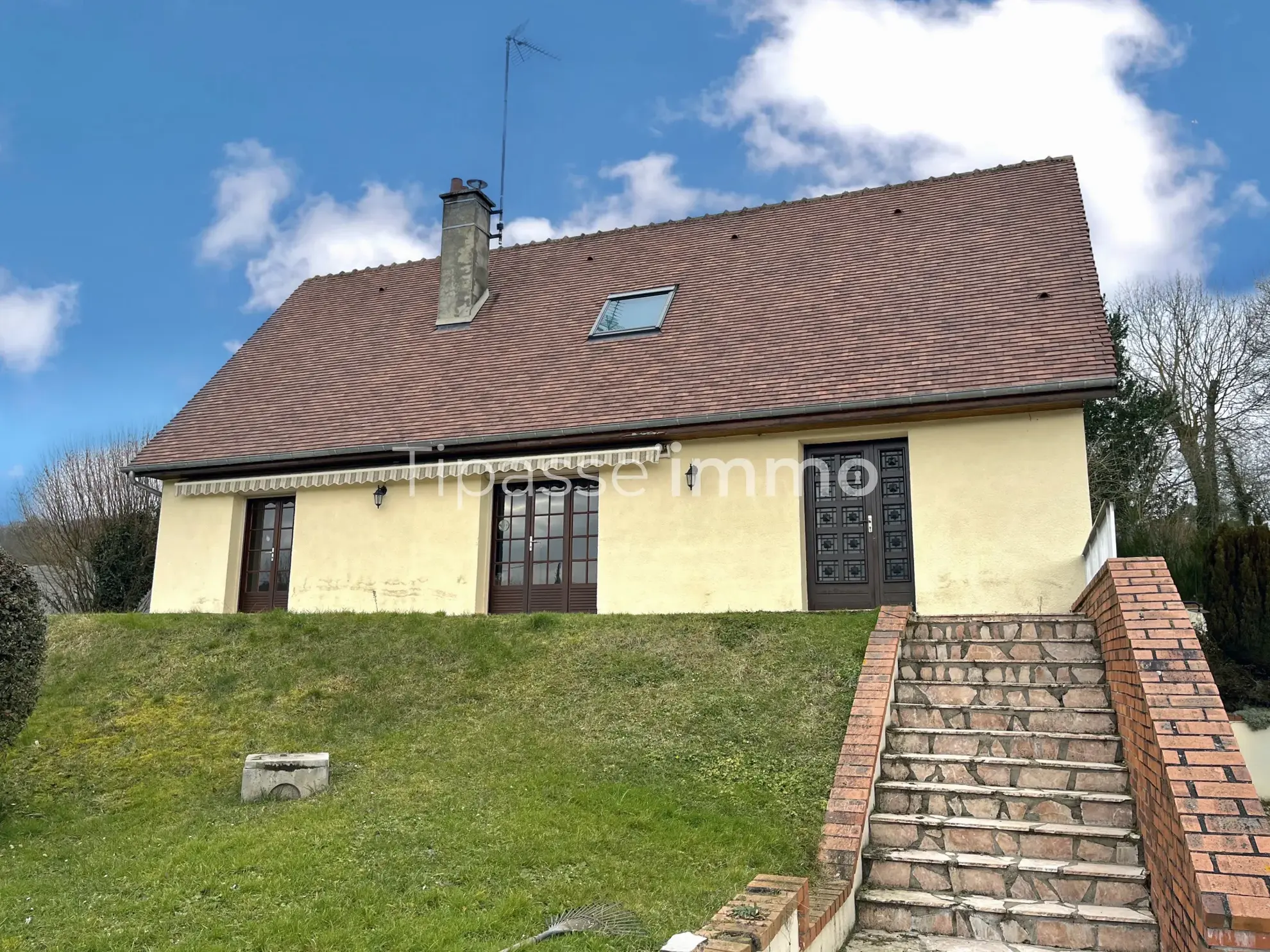 Superbe maison traditionnelle avec parcelle arborée à Bourgtheroulde 