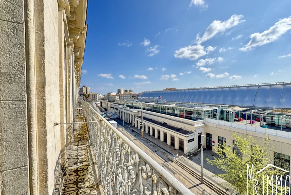 Magnifique T3 de 57 m² à Montpellier Gare, charme et confort au cœur de la ville 