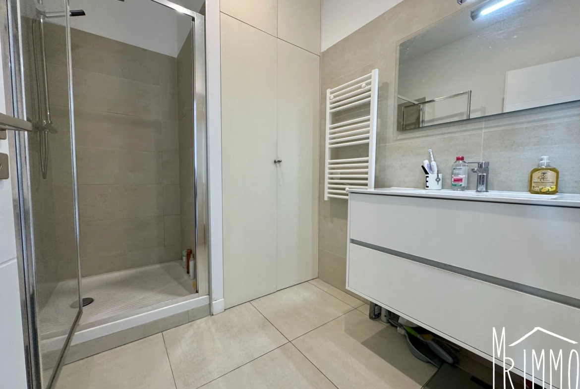 Magnifique T3 de 57 m² à Montpellier Gare, charme et confort au cœur de la ville 