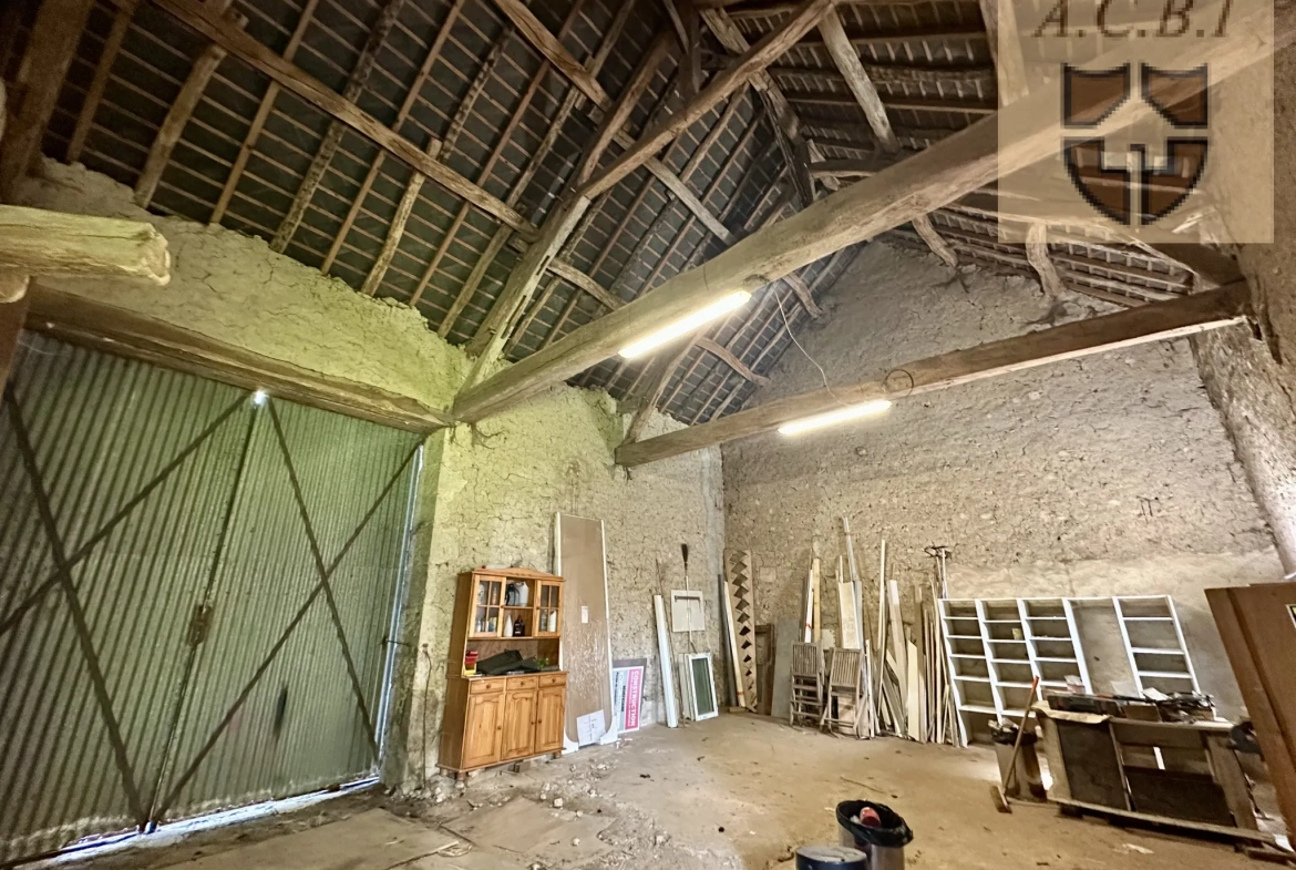Maison familiale avec grange proche d’Ouzouer-le-Marché - Secteur paisible 