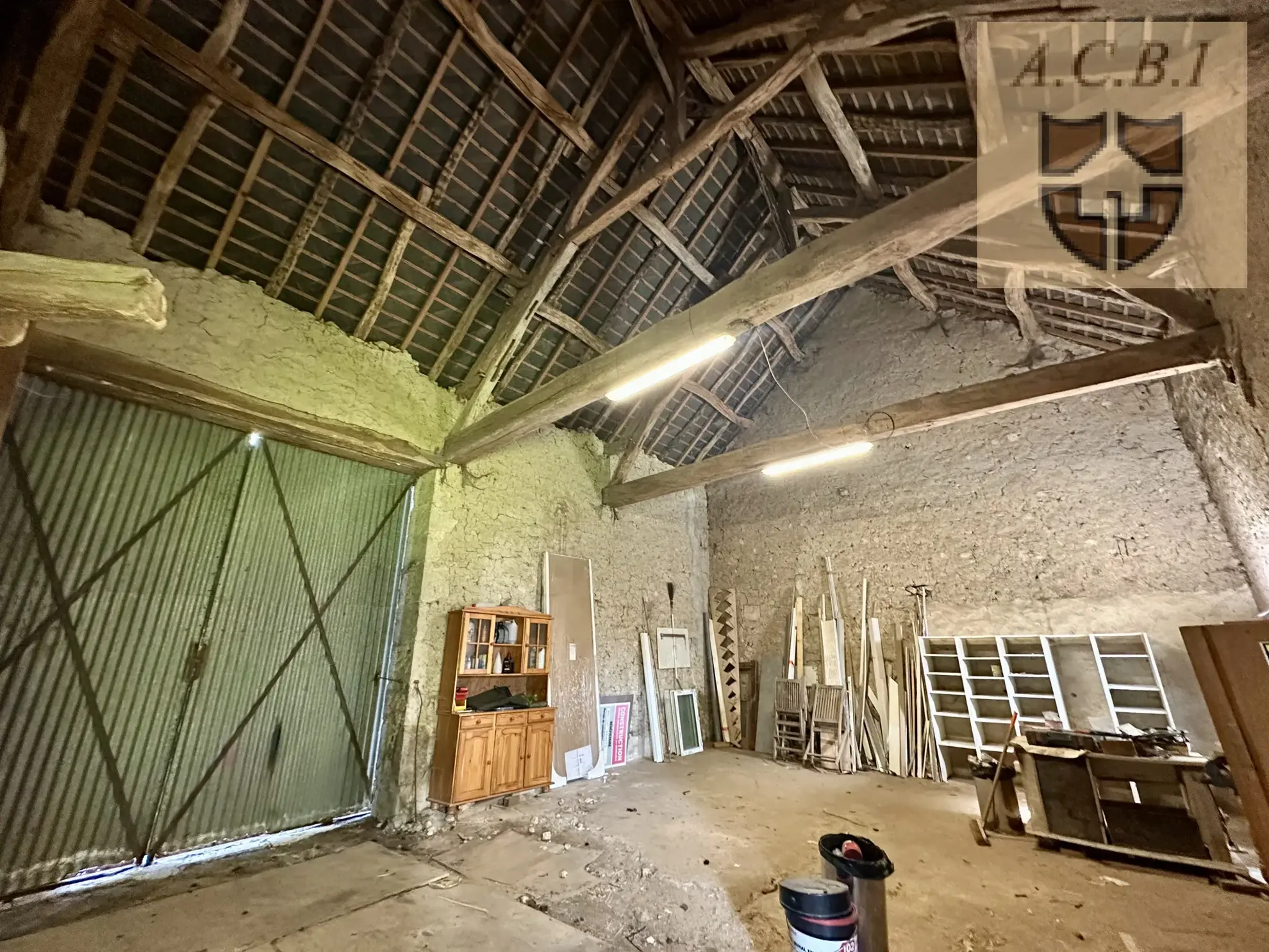 Maison familiale avec grange proche d’Ouzouer-le-Marché - Secteur paisible 
