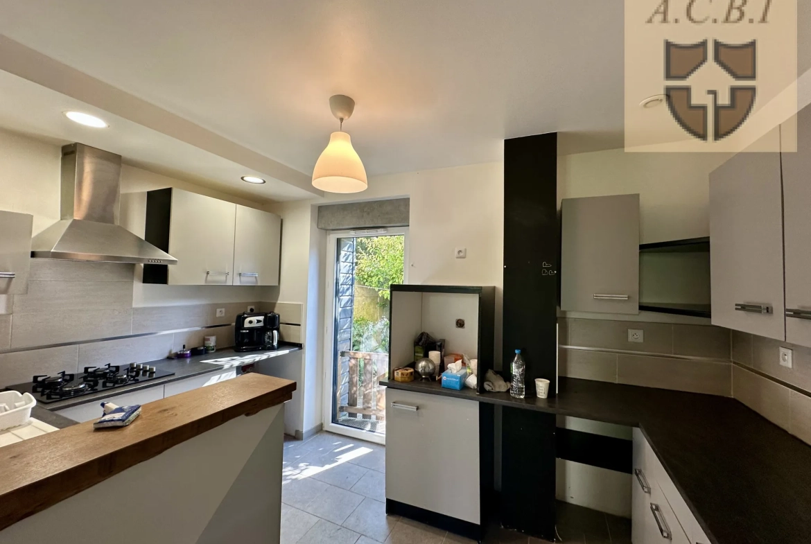 Maison familiale avec grange proche d’Ouzouer-le-Marché - Secteur paisible 