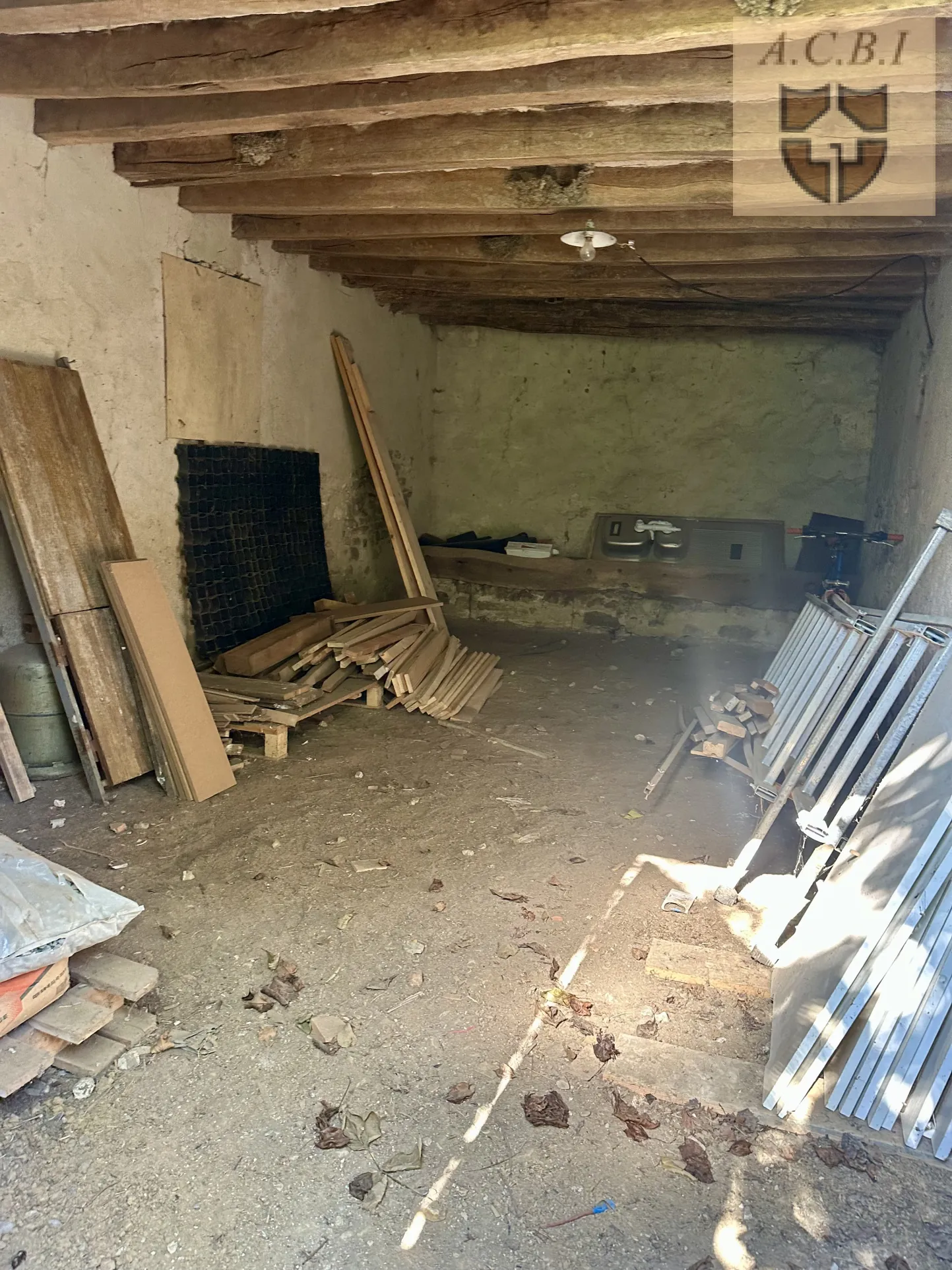 Maison familiale avec grange proche d’Ouzouer-le-Marché - Secteur paisible 