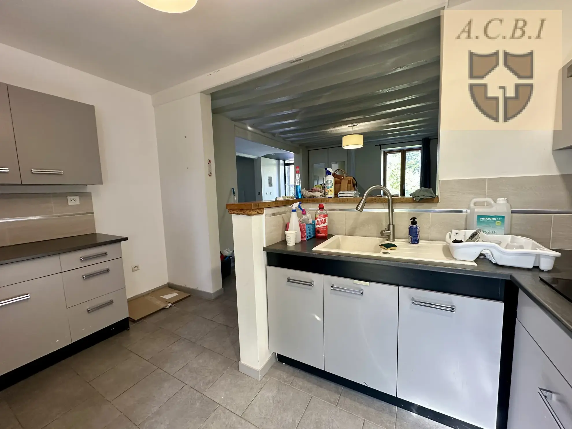 Maison familiale avec grange proche d’Ouzouer-le-Marché - Secteur paisible 