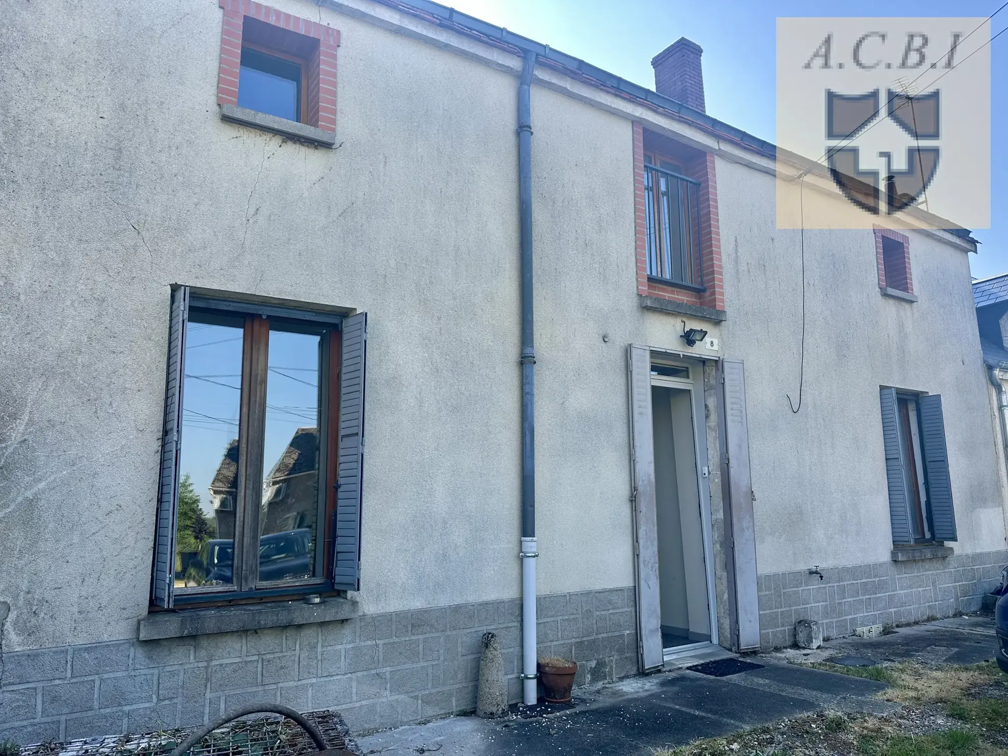 Maison familiale avec grange proche d’Ouzouer-le-Marché - Secteur paisible 