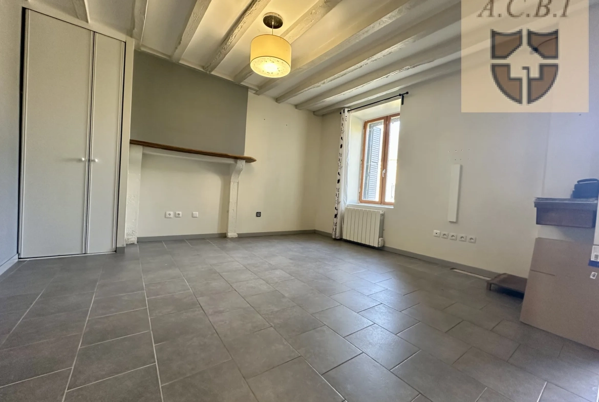 Maison familiale avec grange proche d’Ouzouer-le-Marché - Secteur paisible 