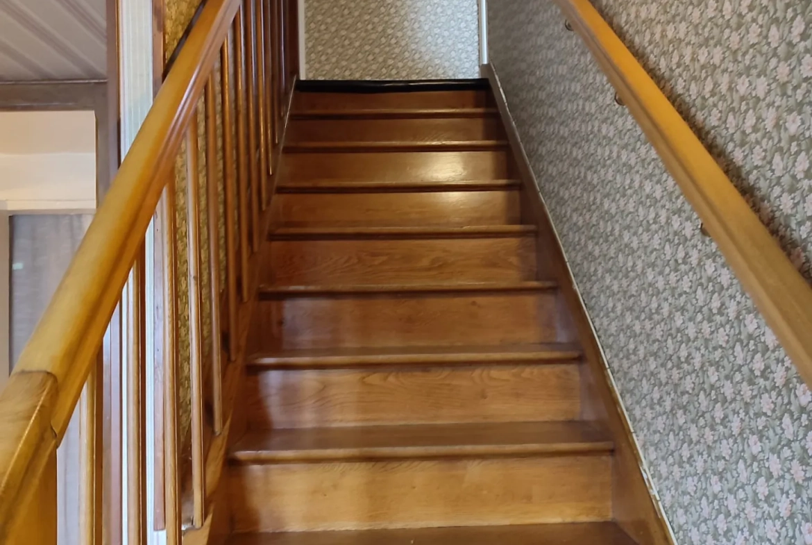 Maison 4 chambres à vendre à Remilly - 89 m² avec garage et terrasse 