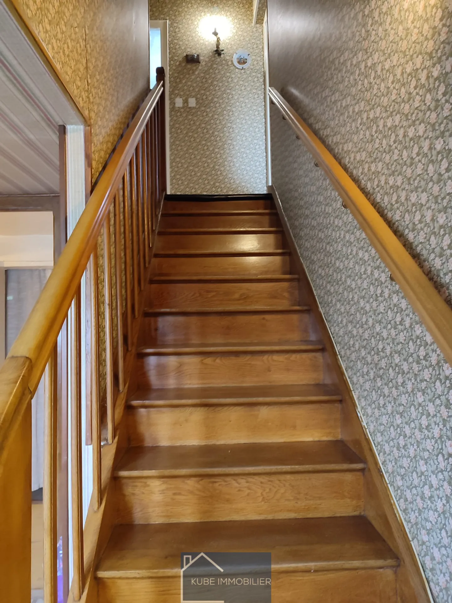 Maison 4 chambres à vendre à Remilly - 89 m² avec garage et terrasse 