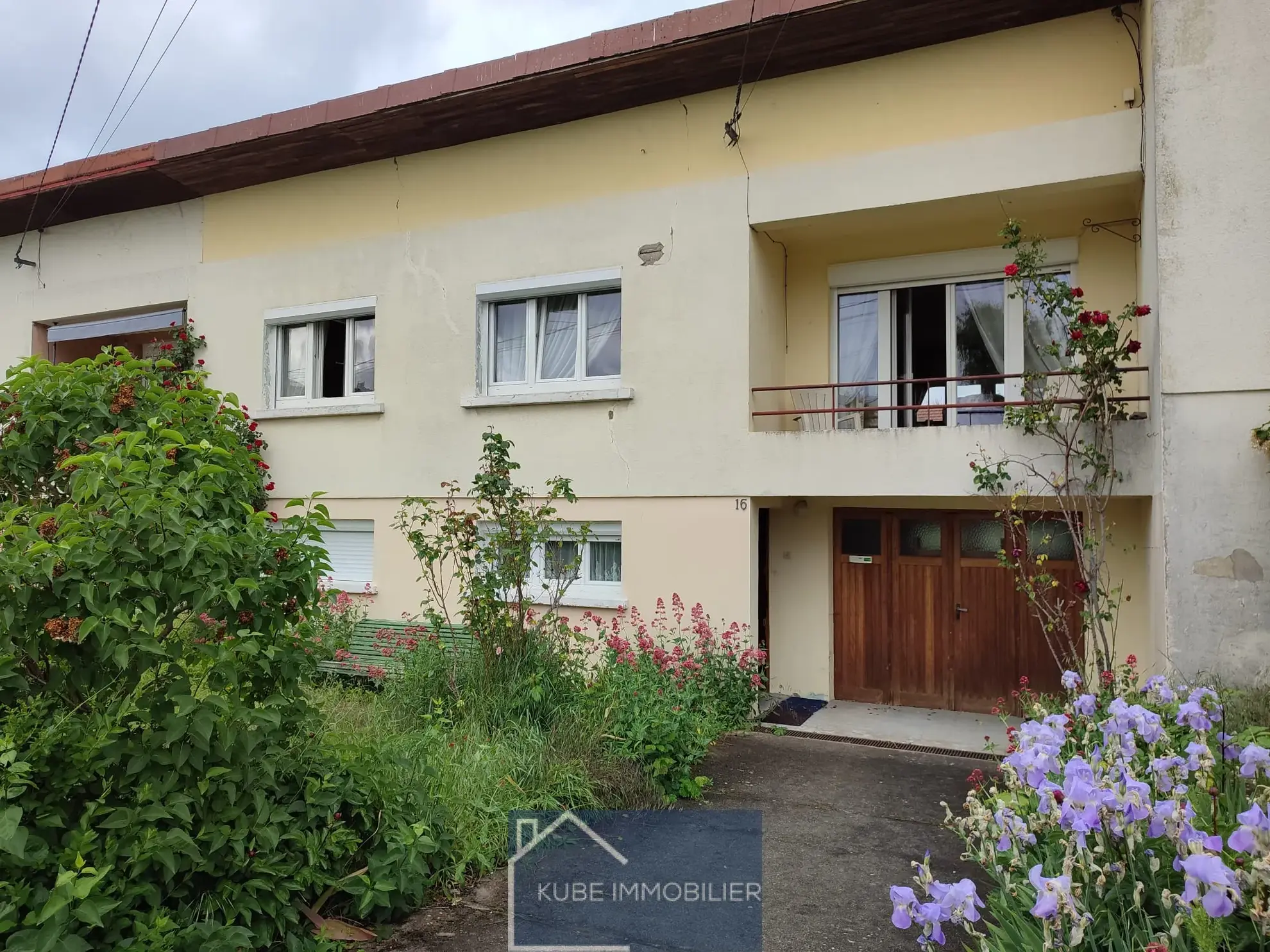 Maison 4 chambres à vendre à Remilly - 89 m² avec garage et terrasse 