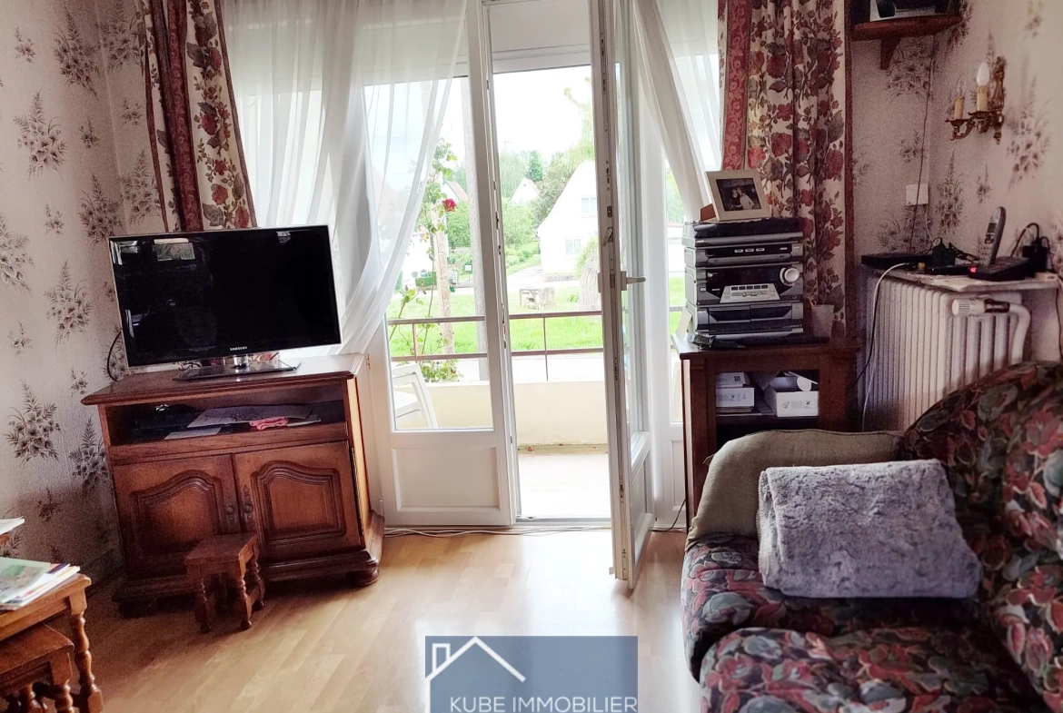 Maison 4 chambres à vendre à Remilly - 89 m² avec garage et terrasse 