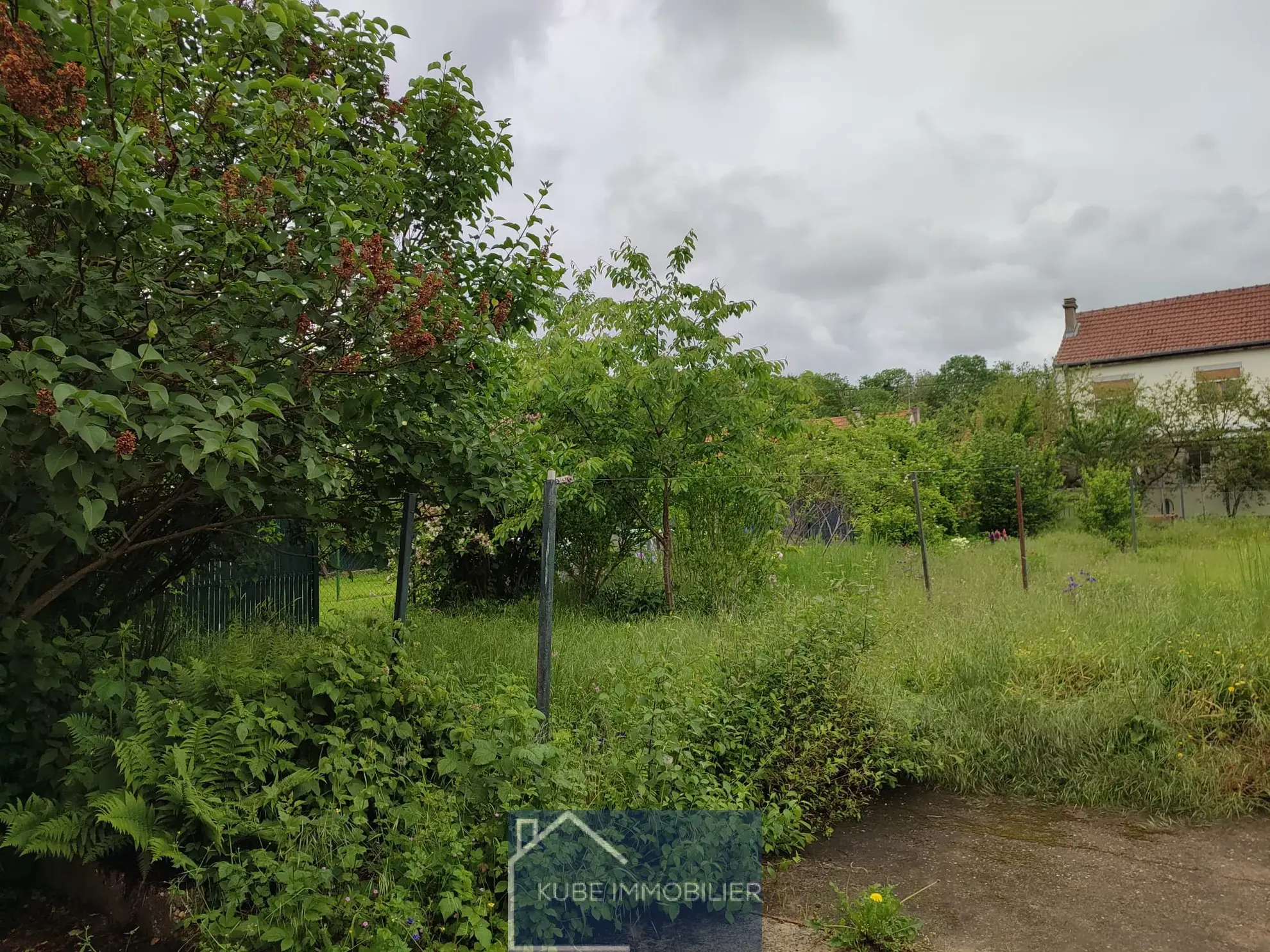 Maison 4 chambres à vendre à Remilly - 89 m² avec garage et terrasse 