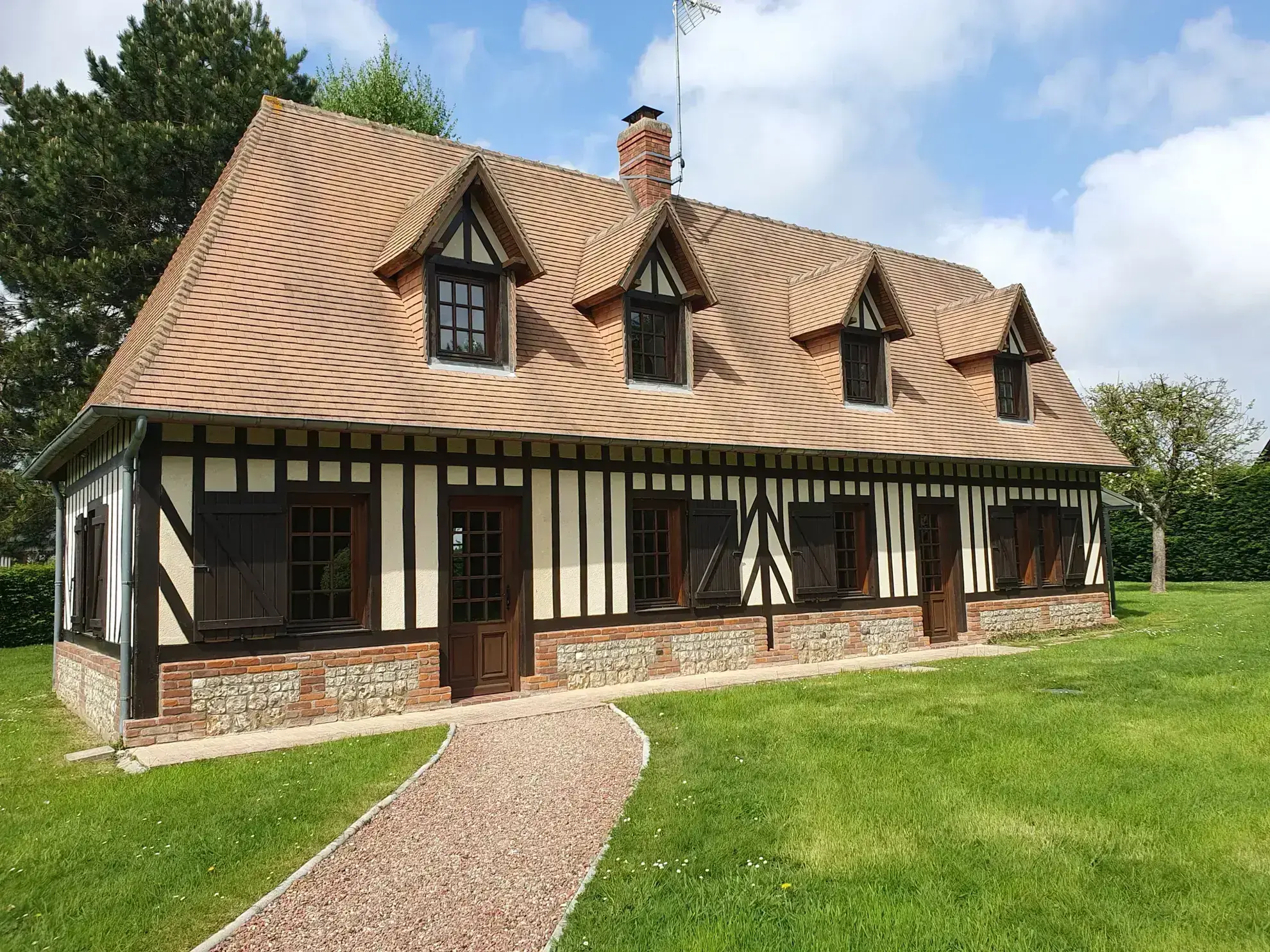 Belle maison normande avec jardin à Cormeilles proche Bernay 