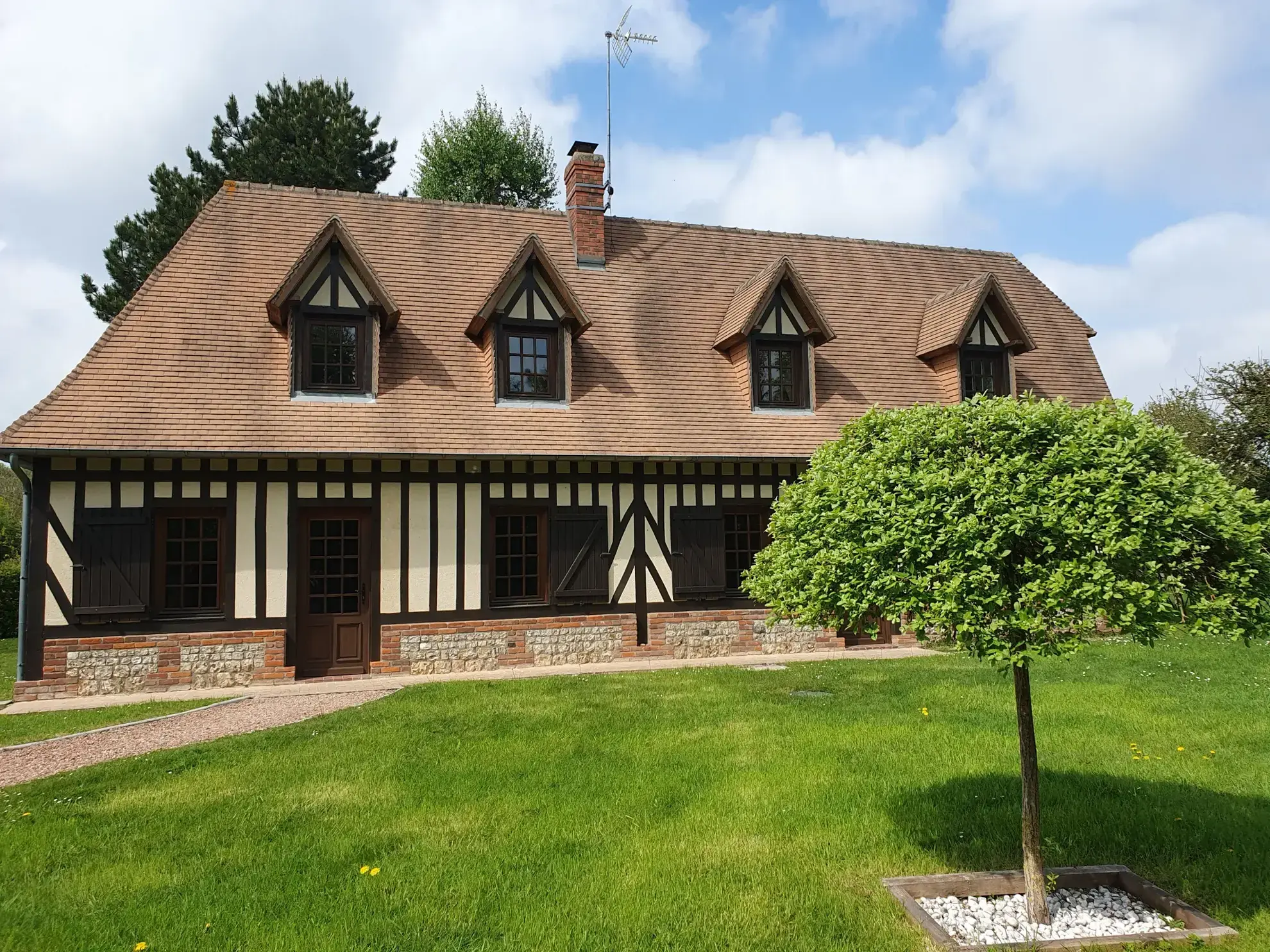 Belle maison normande avec jardin à Cormeilles proche Bernay 