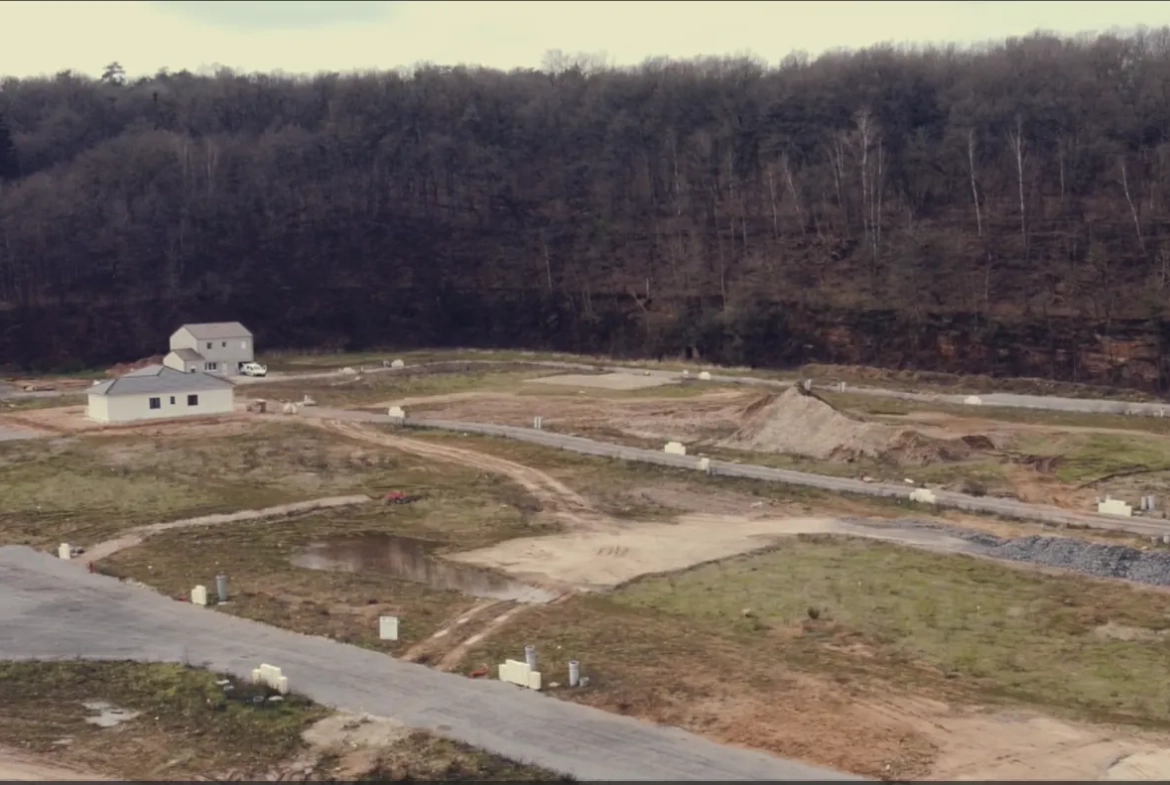 Terrain constructible de 685 m² à Hombourg-Haut près de l'étang 
