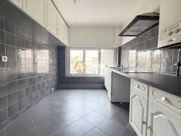 Appartement 94 m² avec studio indépendant à La Seyne-sur-Mer 
