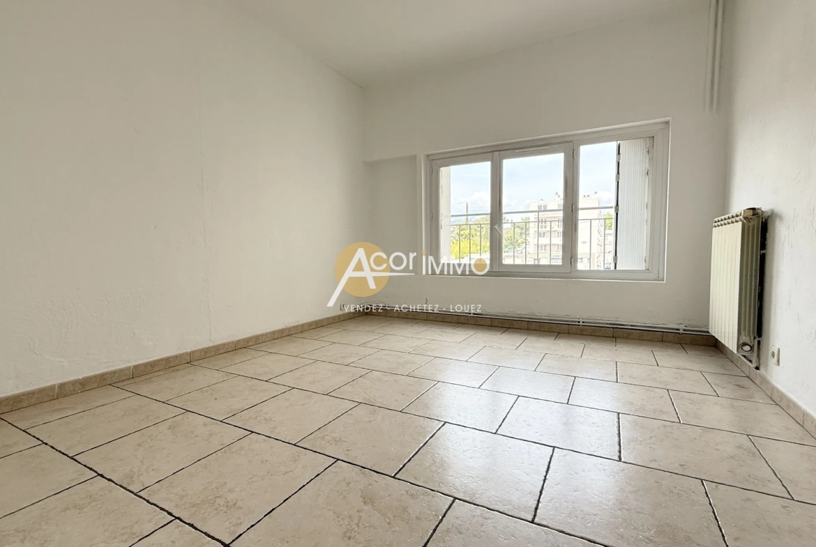 Appartement 94 m² avec studio indépendant à La Seyne-sur-Mer 
